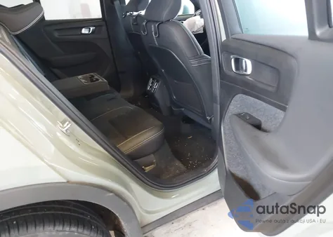 2023 Volvo Xc40 Recharge Pure Electric Twin Ultimate z USA, uszkodzony, nr VIN YV4ED3UM0P2082249